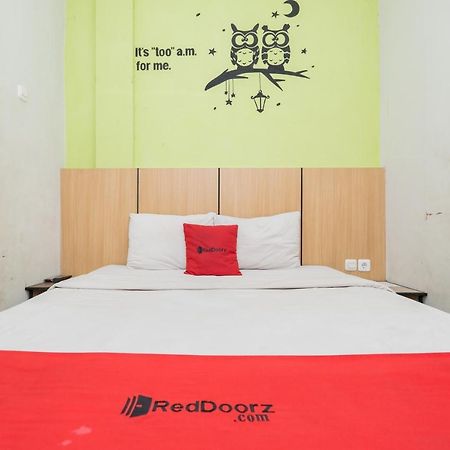 Reddoorz @ Darmo Surabaya Hotel Exterior photo
